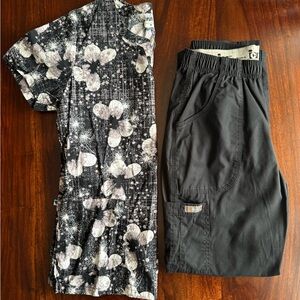 Women’s scrub set: size small